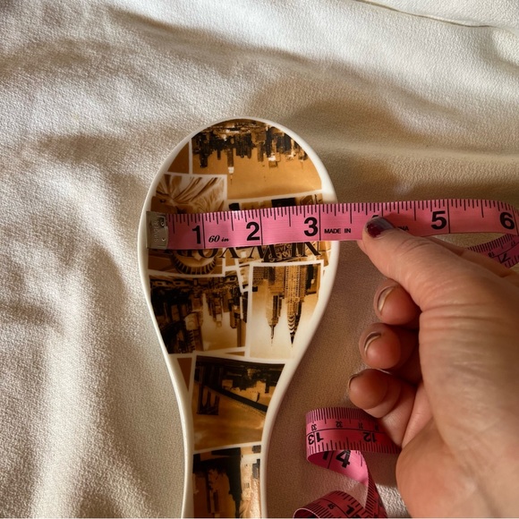 Beautiful New York theme ceramic Spoon holder/wall decor - Picture 9 of 10
